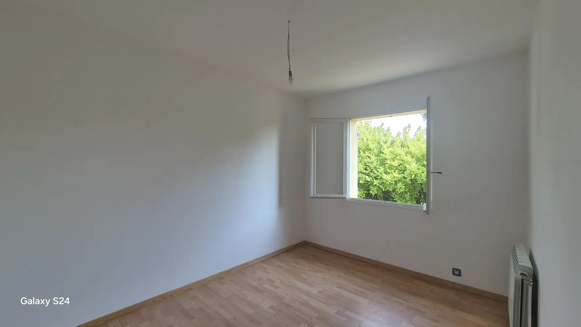 Maison familiale à Chanas de 114 m² avec grand terrain proche commodités 