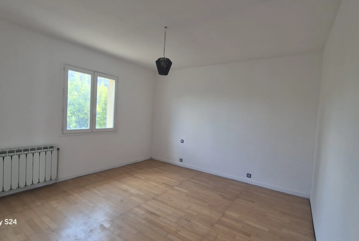 Maison familiale à Chanas de 114 m² avec grand terrain proche commodités 