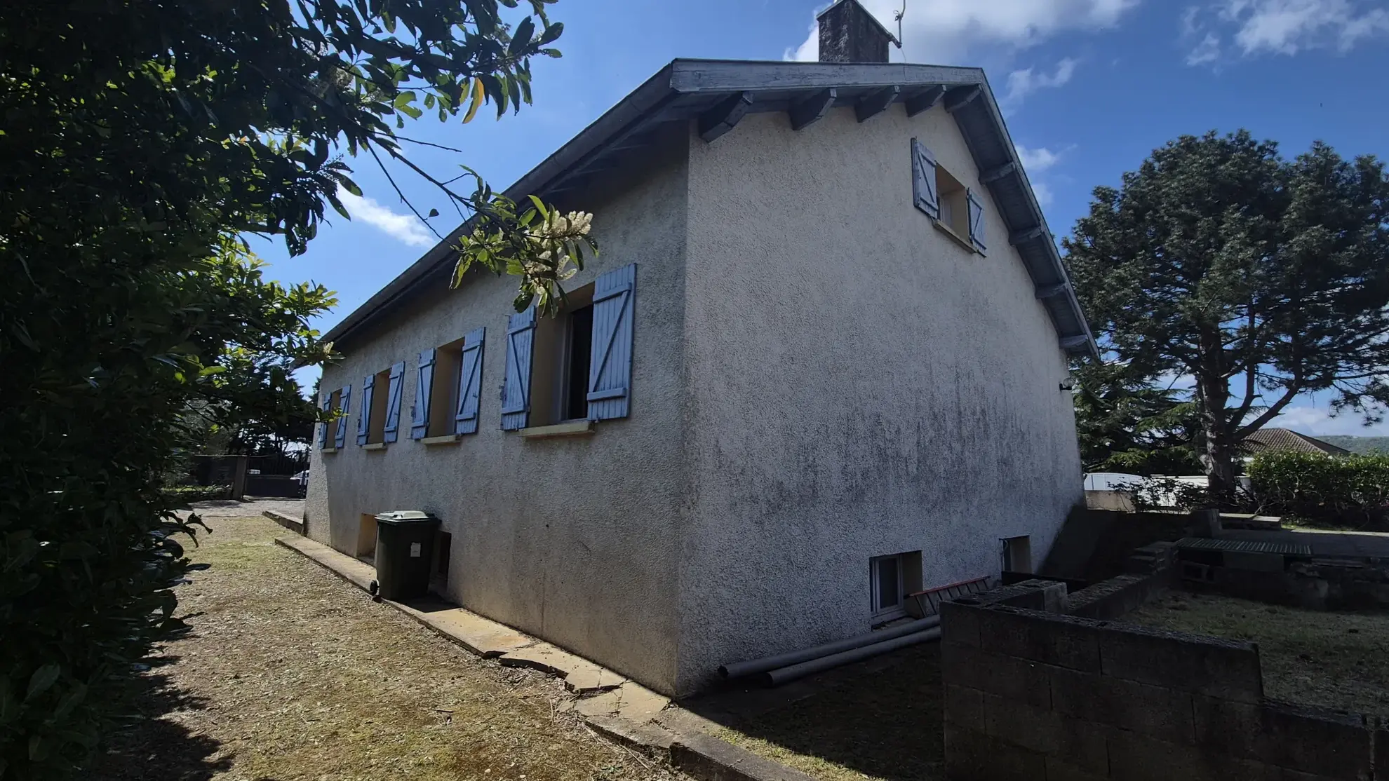 Maison familiale à Chanas de 114 m² avec grand terrain proche commodités 