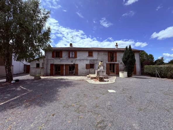 Charmante maison familiale de 185 m² à Saint-Priest-Bramefant avec grand terrain