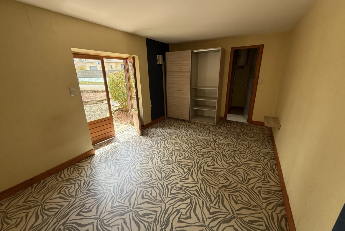 Charmante maison familiale de 185 m² à Saint-Priest-Bramefant avec grand terrain 
