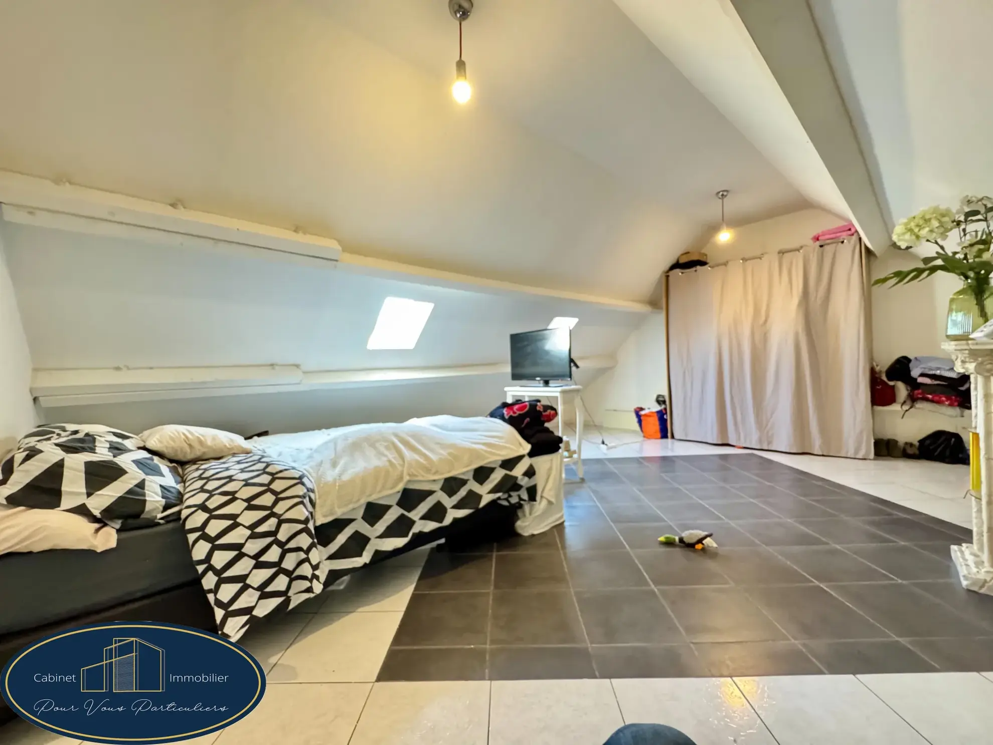 Immeuble de 73 m² avec locaux commerciaux et T2 à vendre à Wavrechain sous Denain 
