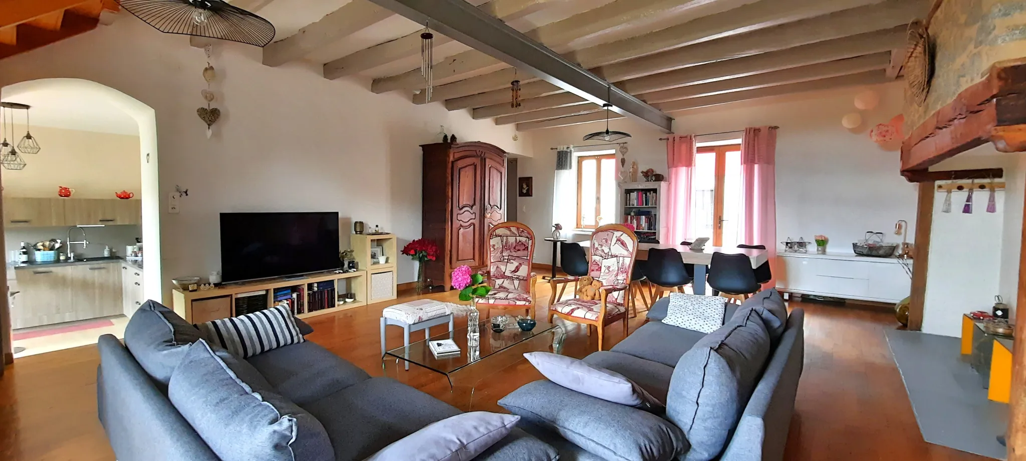 Maison en pierre avec 4 chambres, jardin et garage à Lacapelle del Fraysse 