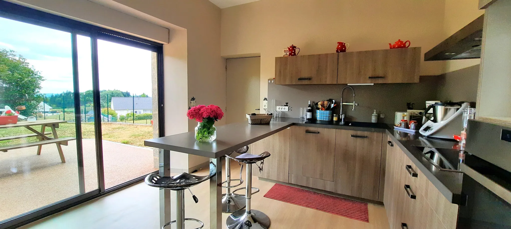 Maison en pierre avec 4 chambres, jardin et garage à Lacapelle del Fraysse 