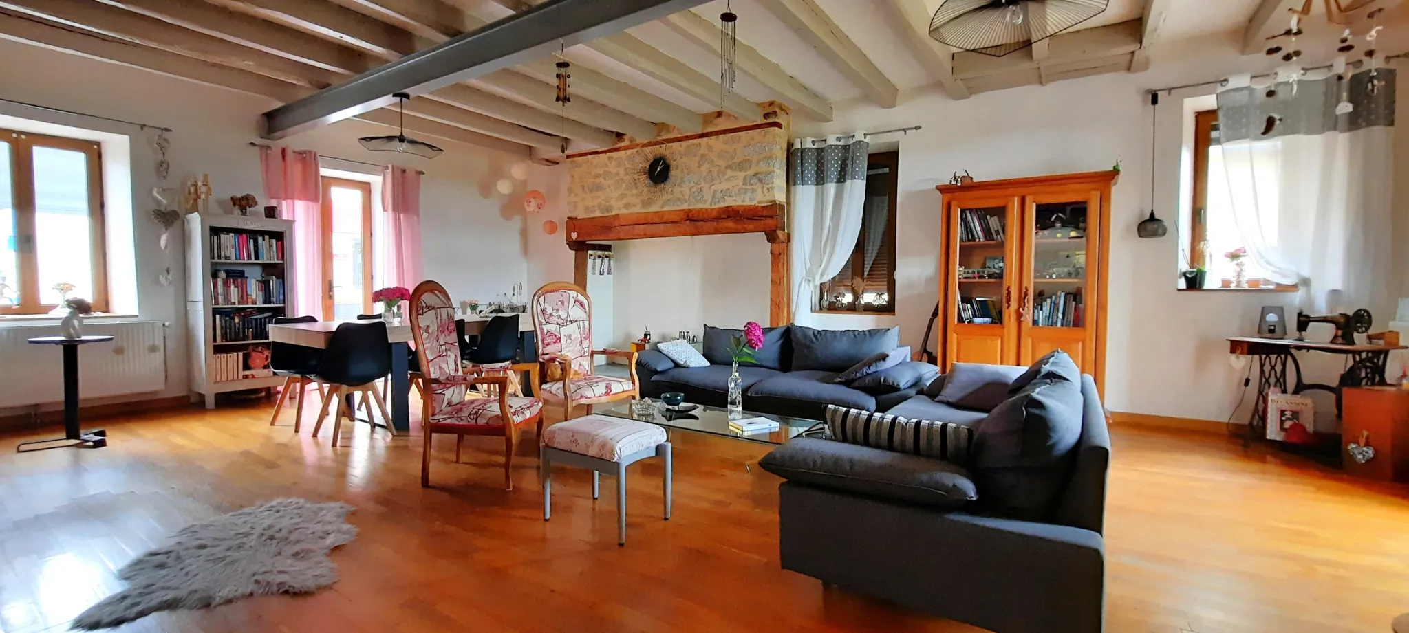 Maison en pierre avec 4 chambres, jardin et garage à Lacapelle del Fraysse 