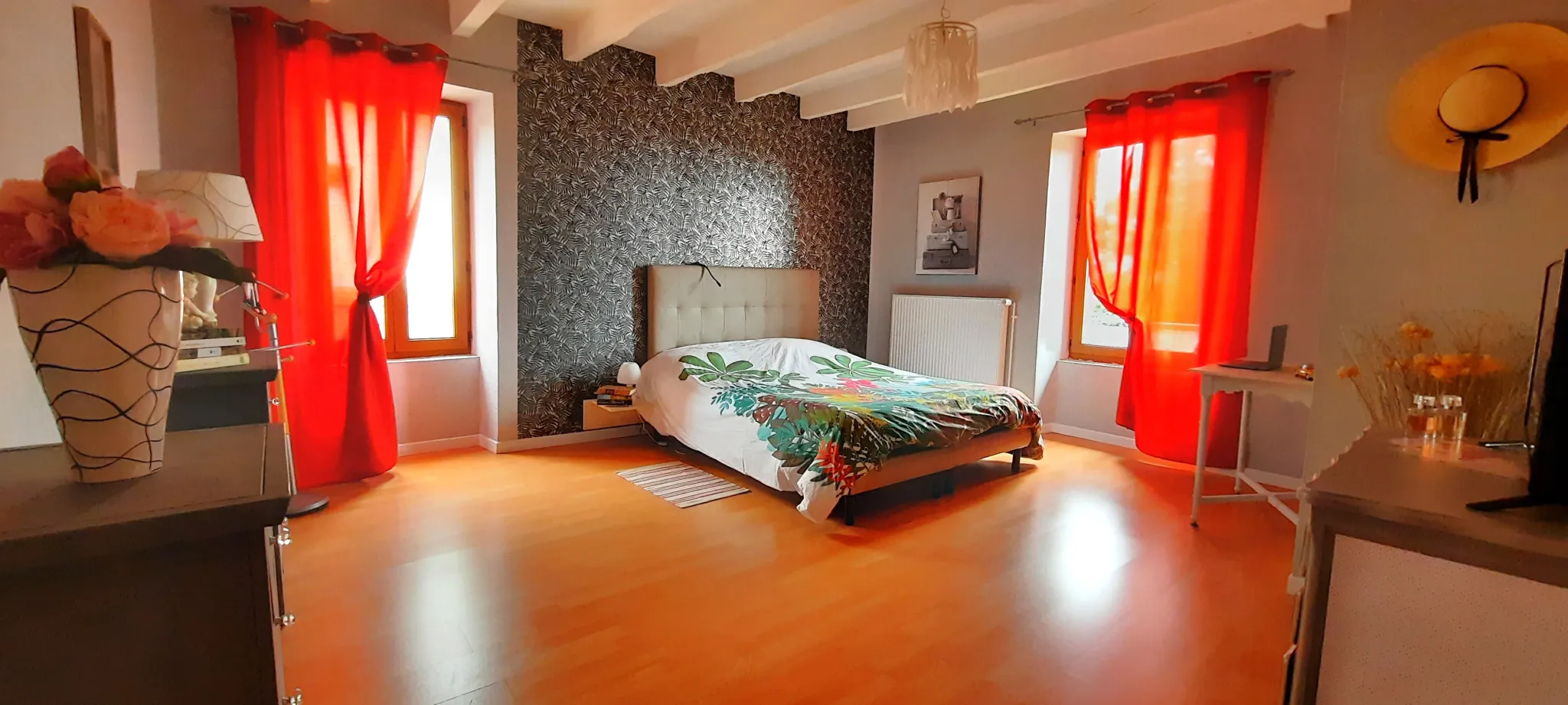 Maison en pierre avec 4 chambres, jardin et garage à Lacapelle del Fraysse 