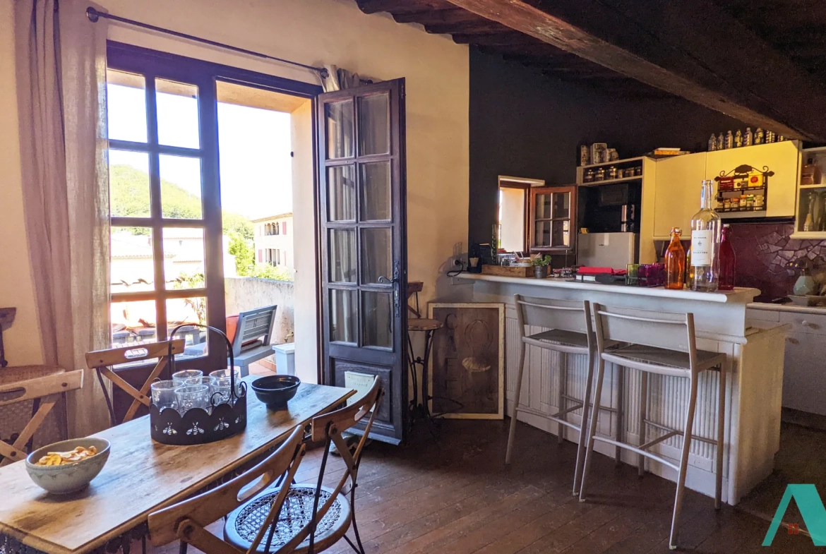 Appartement T3 en duplex avec terrasse et garage au Beausset, charme et confort 