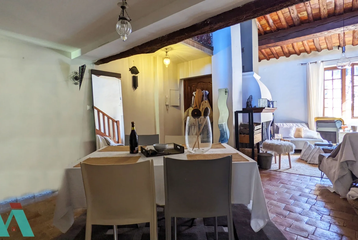 Appartement T3 en duplex avec terrasse et garage au Beausset, charme et confort 