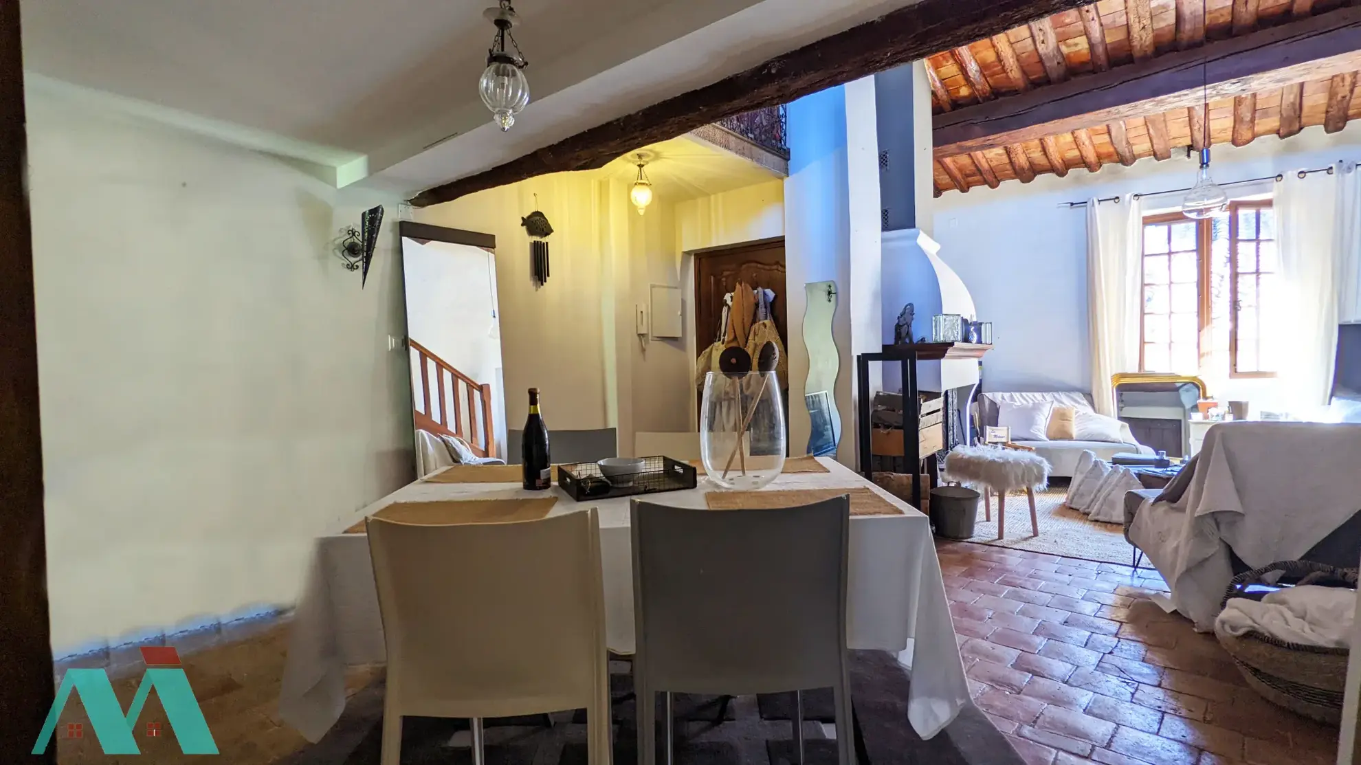 Appartement T3 en duplex avec terrasse et garage au Beausset, charme et confort 