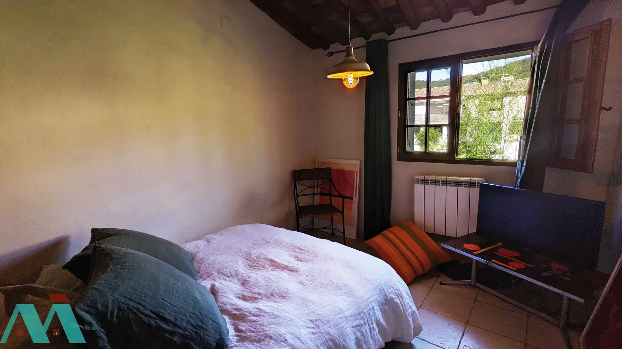 Appartement T3 en duplex avec terrasse et garage au Beausset, charme et confort 
