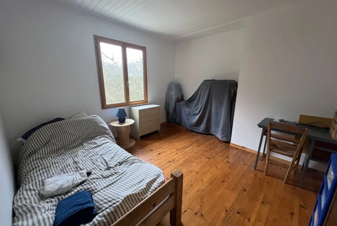 Maison en pierre rénovée avec magnifique vue sur la rivière à La Reorthe 