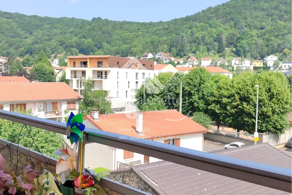 Appartement T4 à Royat avec balcon, cave et garage - Situation idéale proche thermes 