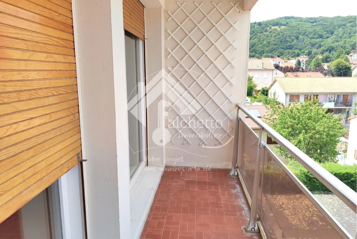 Appartement T4 à Royat avec balcon, cave et garage - Situation idéale proche thermes 