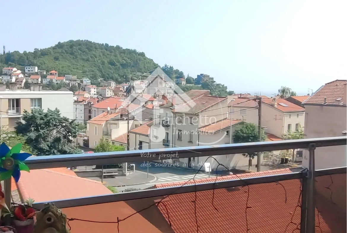 Appartement T4 à Royat avec balcon, cave et garage - Situation idéale proche thermes 