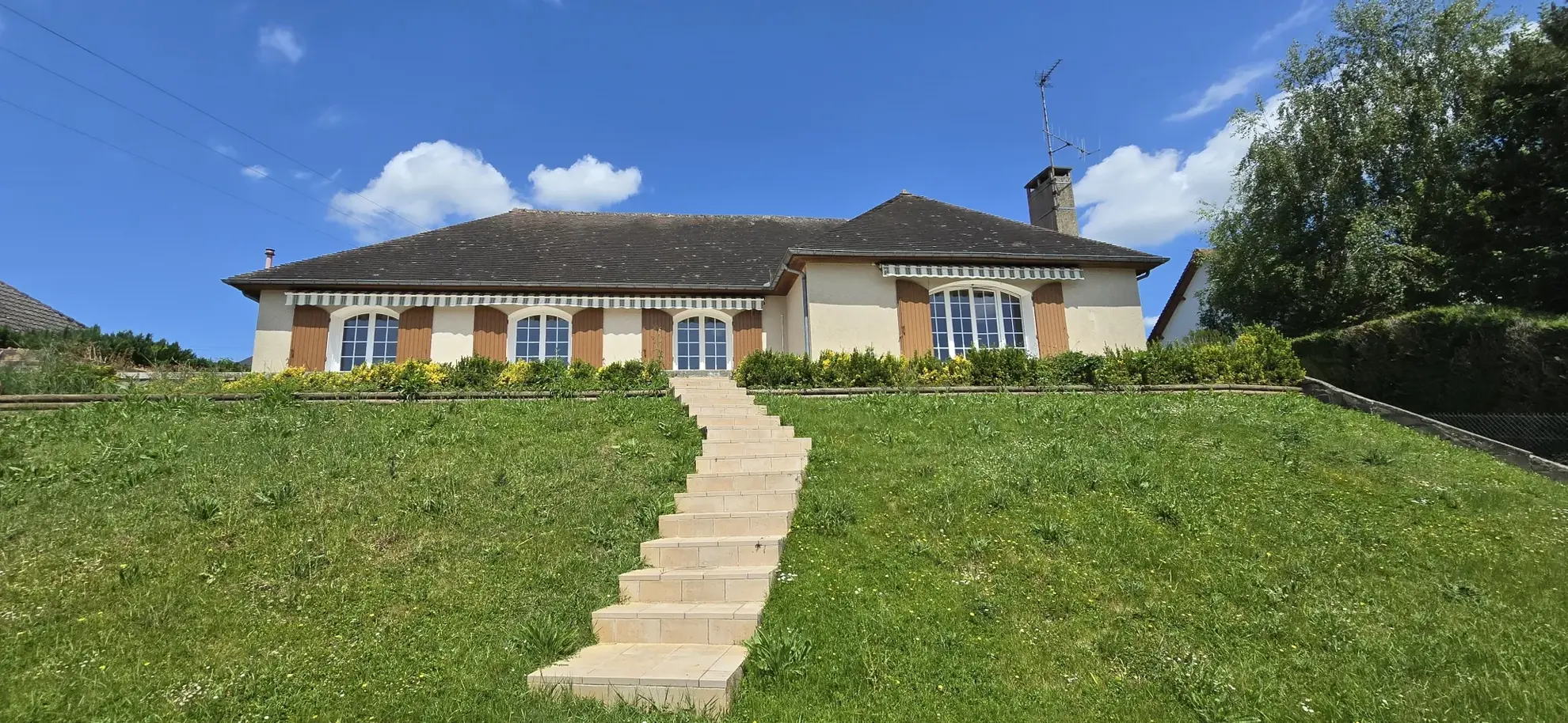 Maison de plain-pied avec vue imprenable sur la vallée près de Blois et Vendôme 