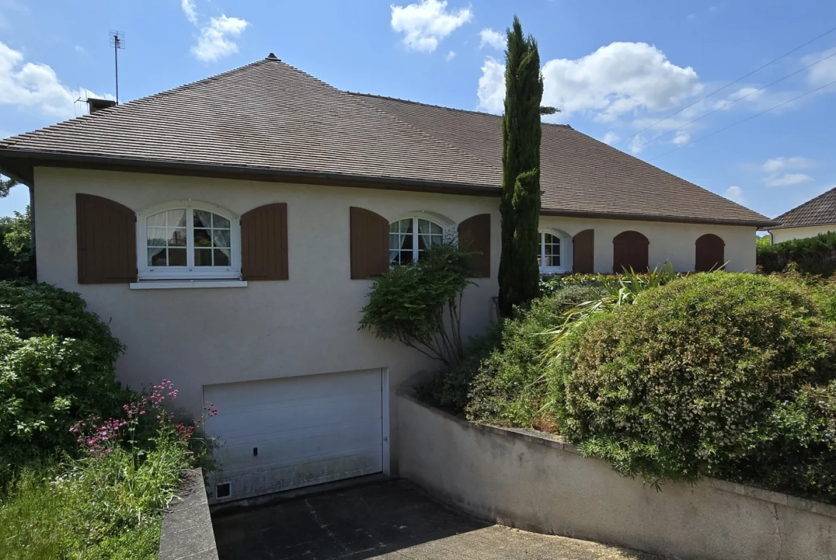 Maison de plain-pied avec vue imprenable sur la vallée près de Blois et Vendôme 