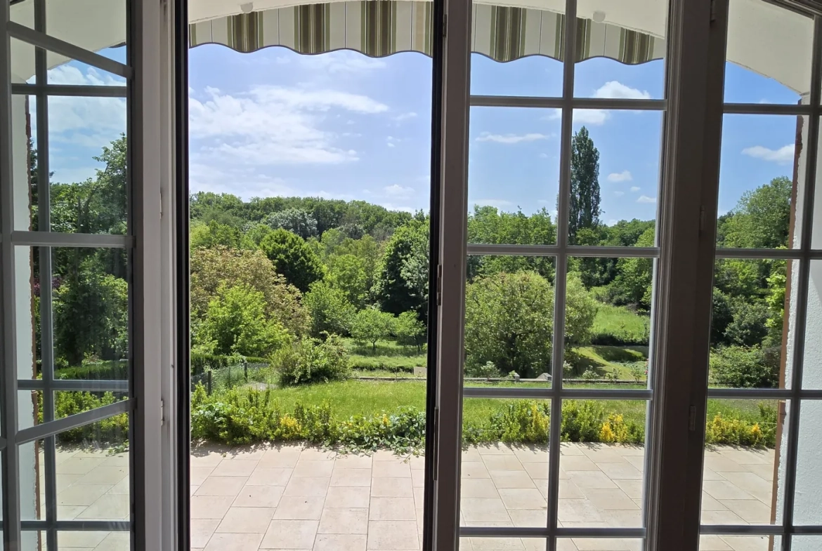 Maison de plain-pied avec vue imprenable sur la vallée près de Blois et Vendôme 