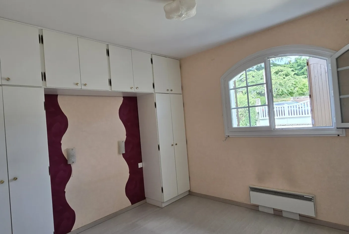 Maison de plain-pied avec vue imprenable sur la vallée près de Blois et Vendôme 