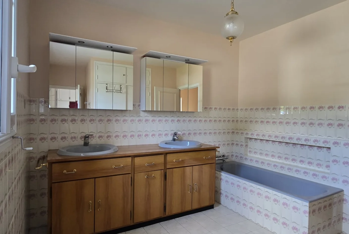 Maison de plain-pied avec vue imprenable sur la vallée près de Blois et Vendôme 