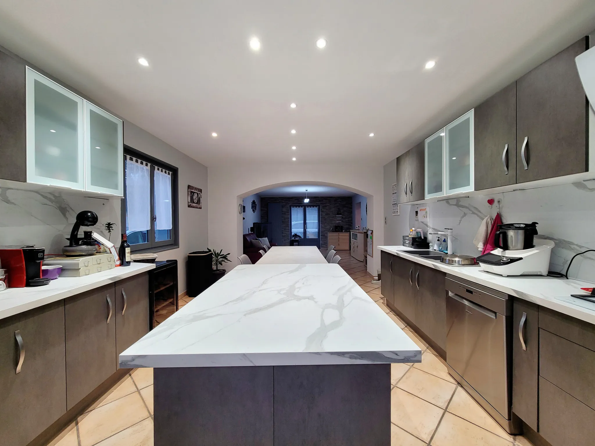 Maison familiale de 138 m² avec 5 chambres, garage et terrain à Misérieux 
