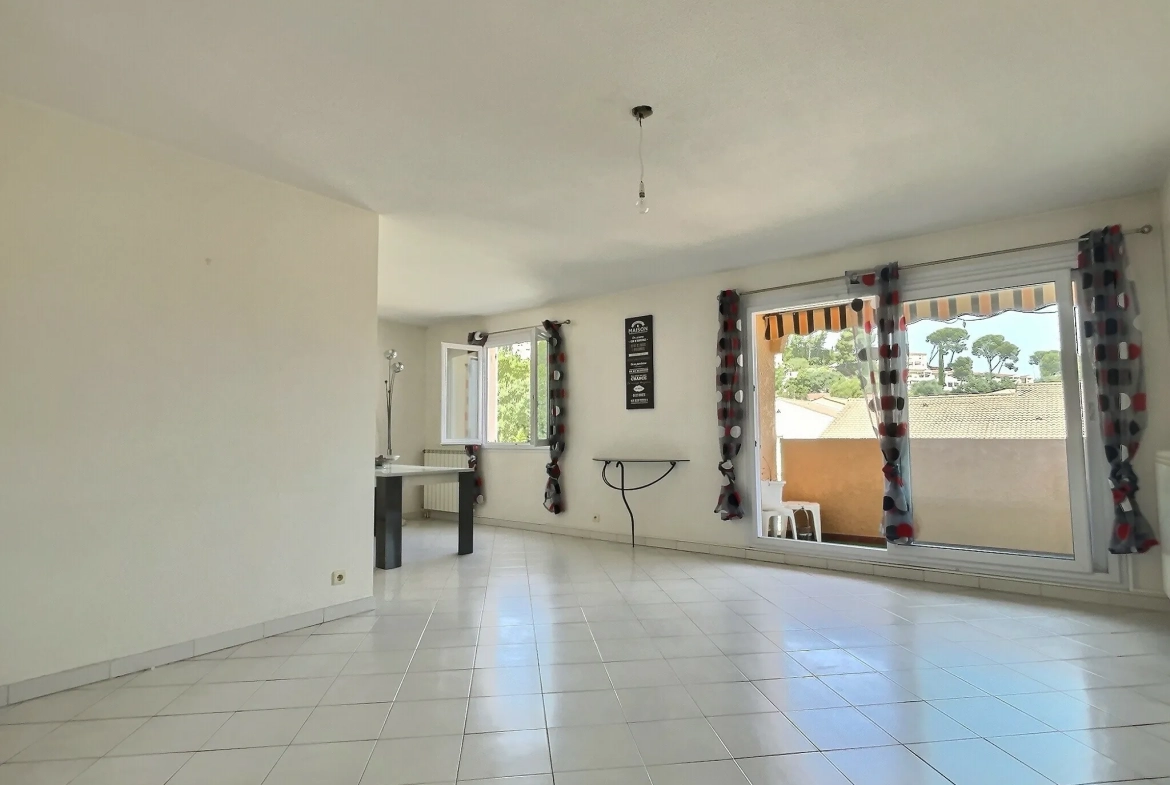 Appartement 5 pièces avec vue dégagée à Costebelle, Hyères 