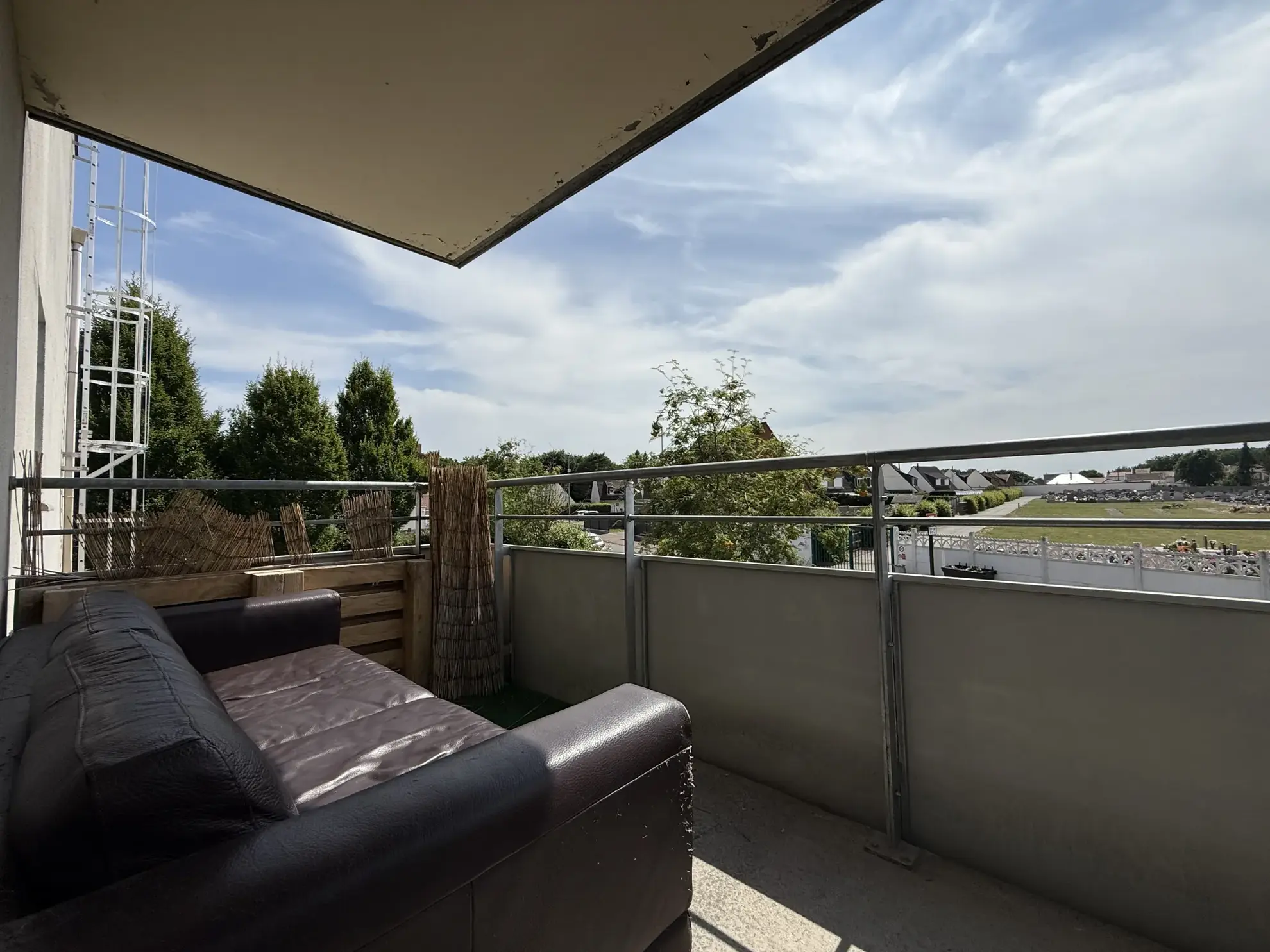 Appartement T2 rénové avec parking privé et balcon à Montigny-en-Gohelle 