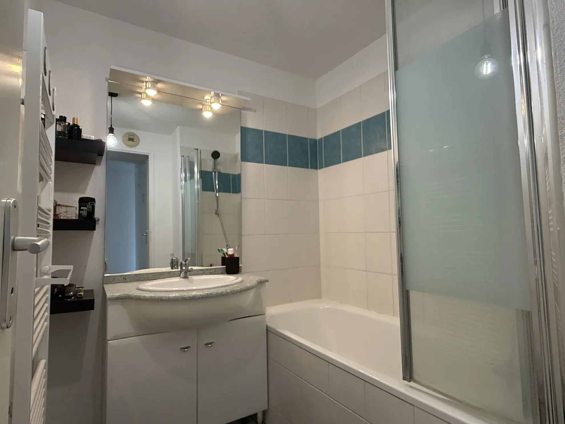 Appartement T2 rénové avec parking privé et balcon à Montigny-en-Gohelle 