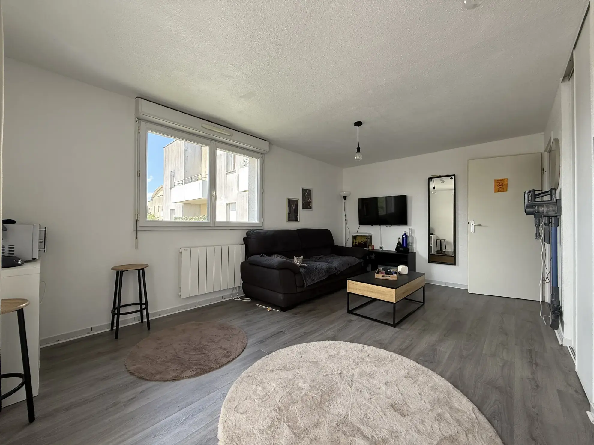 Appartement T2 rénové avec parking privé et balcon à Montigny-en-Gohelle 