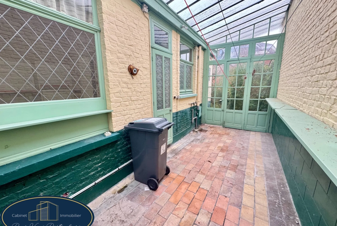 Maison de maître à vendre à Armentières - 182 m², jardin et potentiel à saisir 