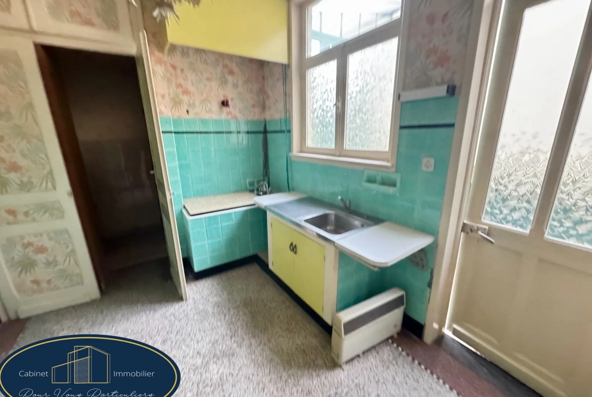 Maison de maître à vendre à Armentières - 182 m², jardin et potentiel à saisir 
