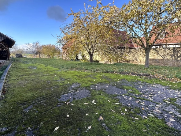 Terrain constructible à Altenheim avec dépendance, proche Saverne et Strasbourg