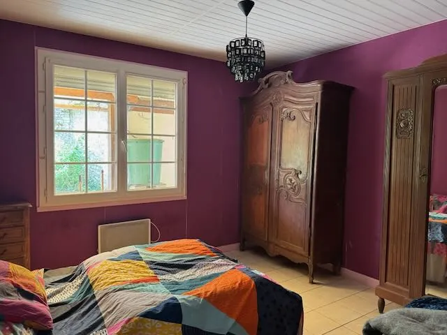 Maison de plain-pied de 124 m² avec jardin et garage à Thire 