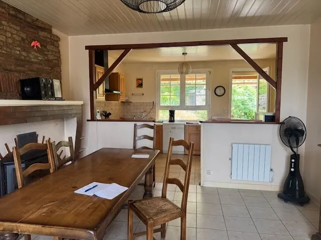 Maison de plain-pied de 124 m² avec jardin et garage à Thire 