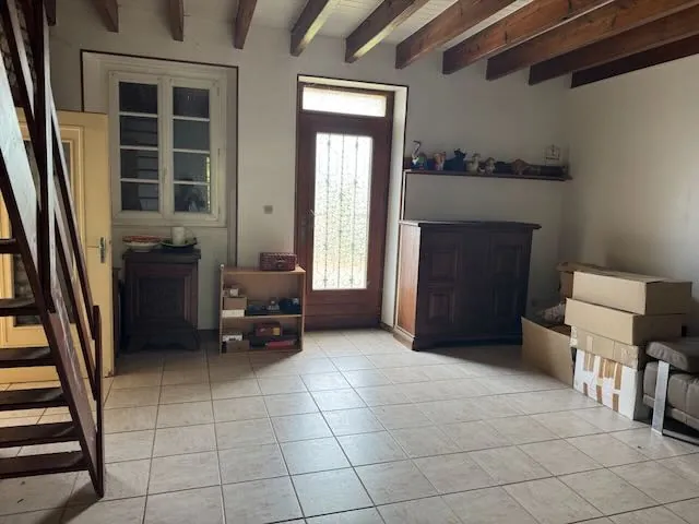 Maison de plain-pied de 124 m² avec jardin et garage à Thire 