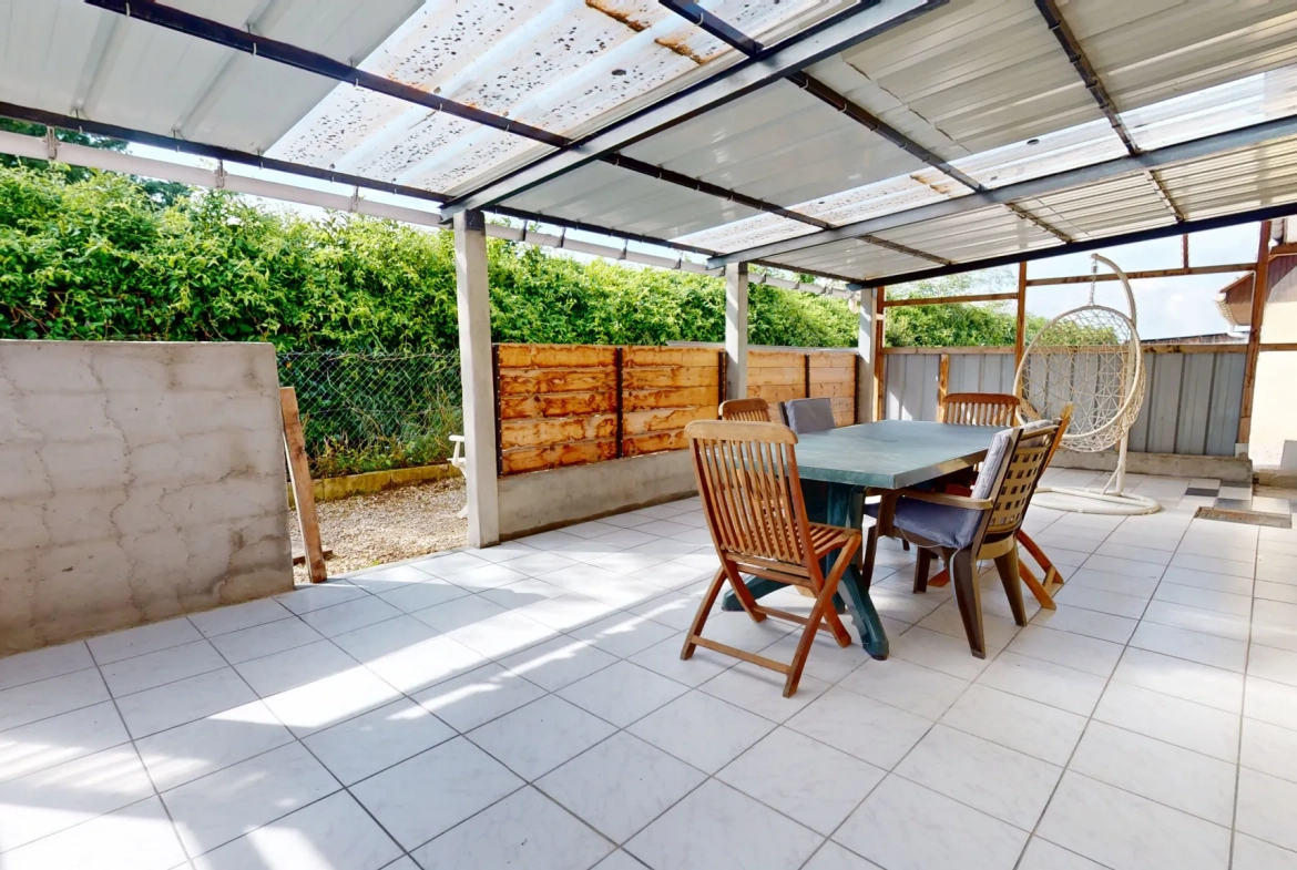 Maison avec piscine de 118 m² à Saint-Symphorien-sur-Saône 