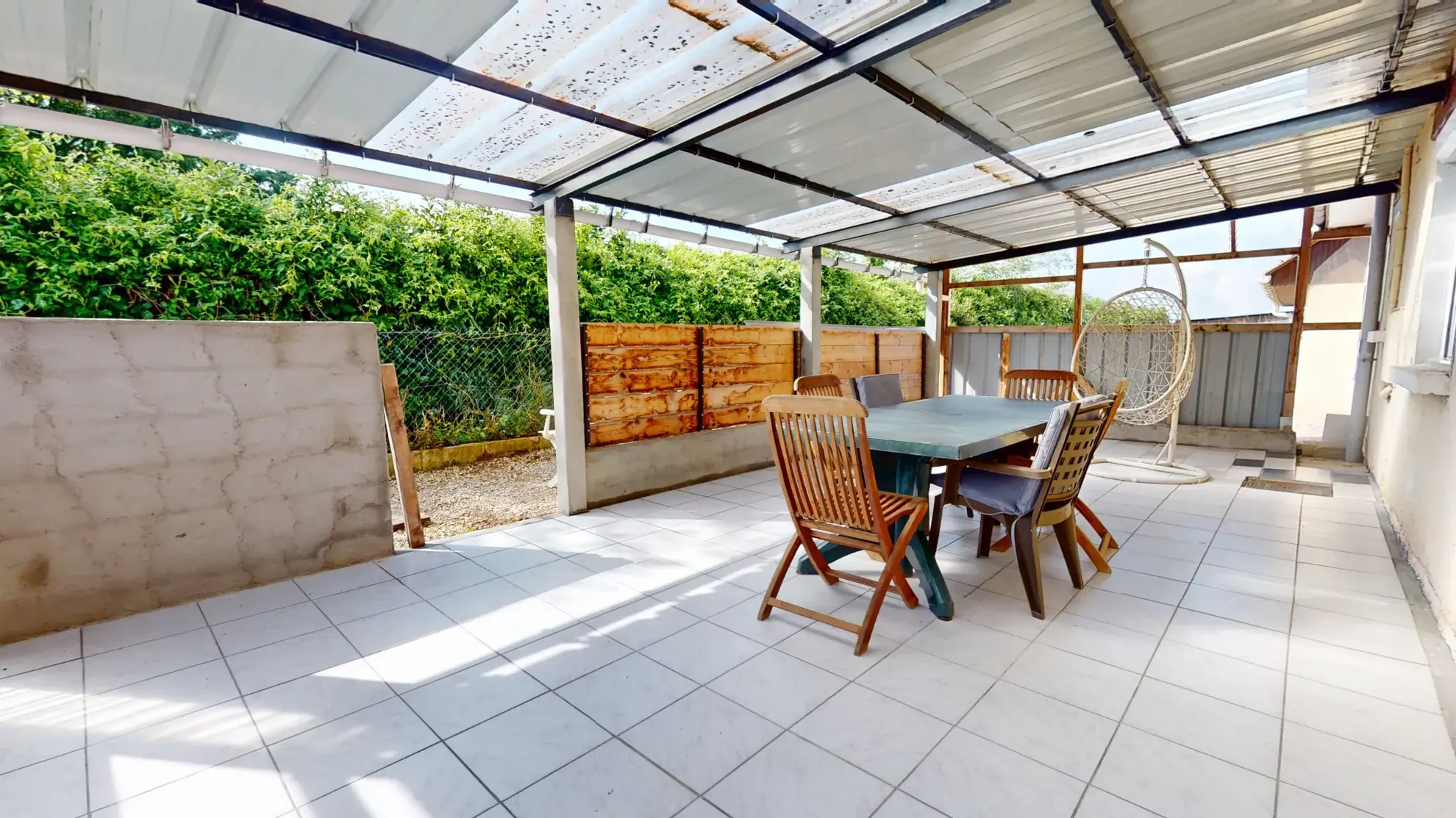 Maison avec piscine de 118 m² à Saint-Symphorien-sur-Saône 