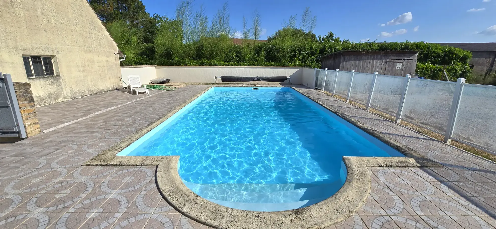 Maison avec piscine de 118 m² à Saint-Symphorien-sur-Saône 