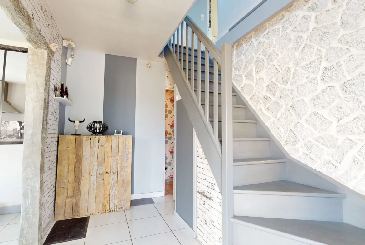 Maison avec piscine de 118 m² à Saint-Symphorien-sur-Saône 