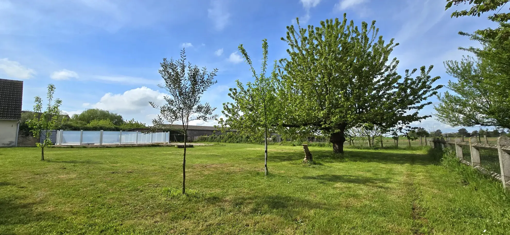 Maison avec piscine de 118 m² à Saint-Symphorien-sur-Saône 