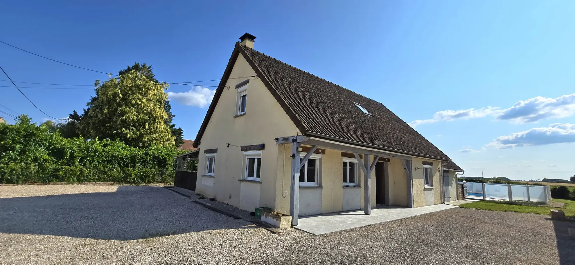 Maison avec piscine de 118 m² à Saint-Symphorien-sur-Saône 