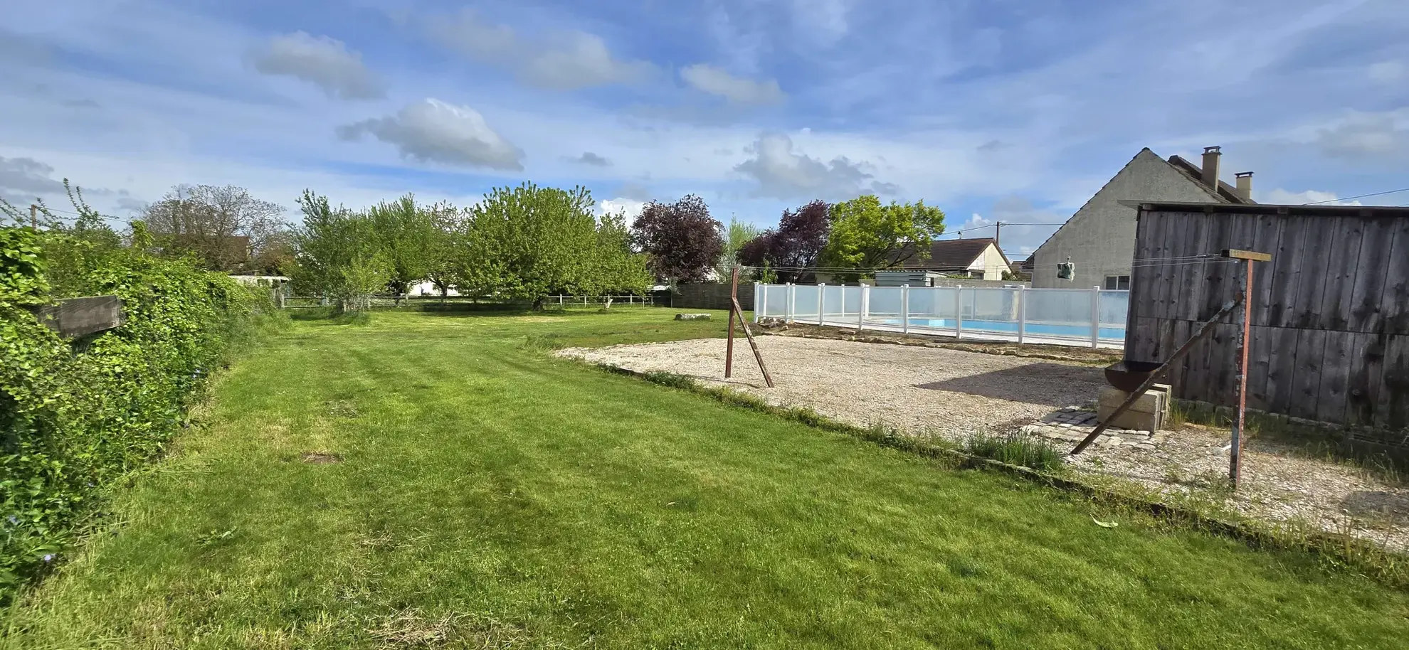 Maison avec piscine de 118 m² à Saint-Symphorien-sur-Saône 