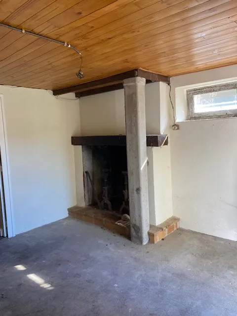 Maison familiale de 174 m² à Saint Paul de Serre avec terrasse et terrain de 3874 m² 