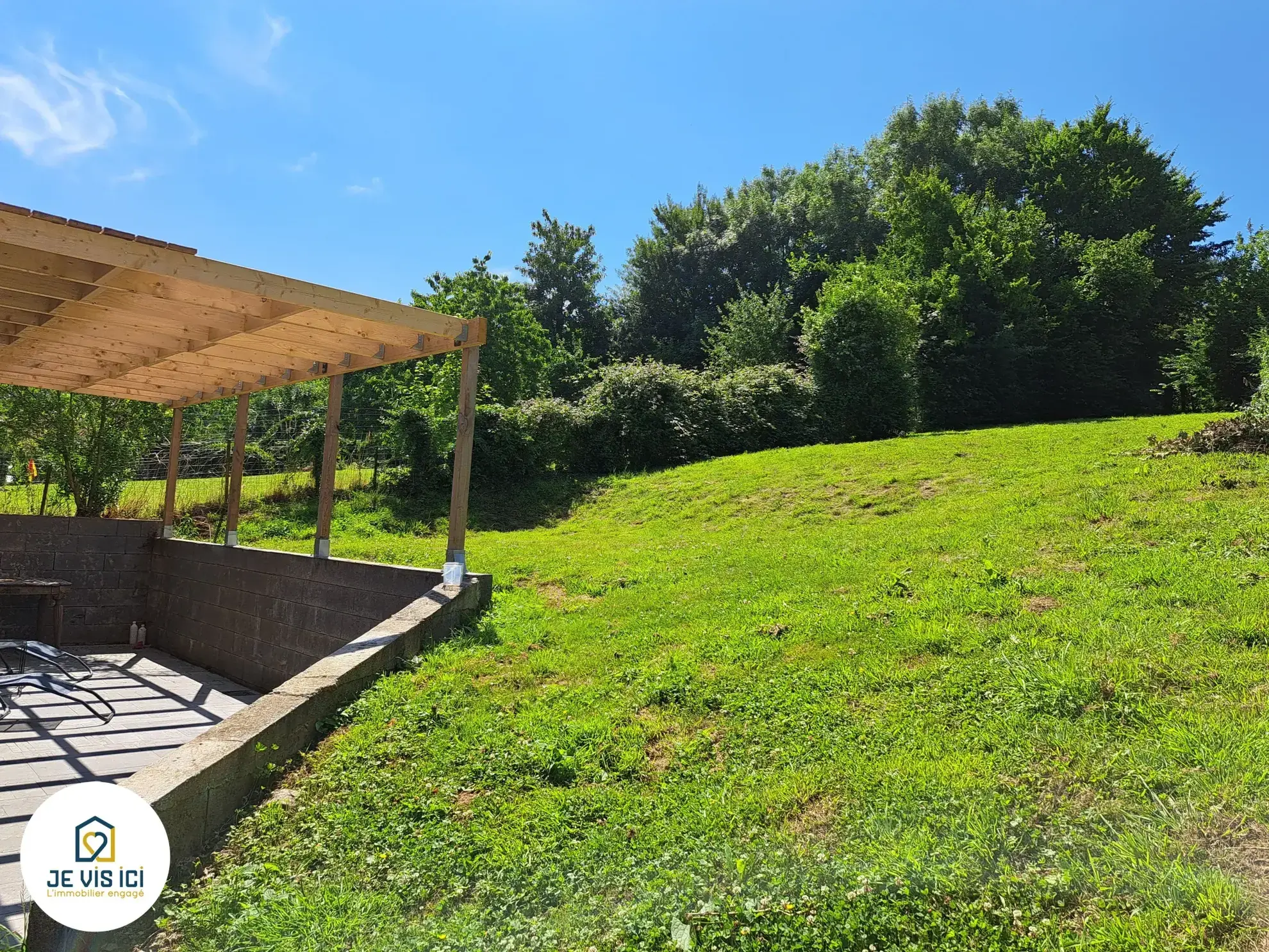 Maison individuelle à Boubers-sur-Canche avec vue dégagée et jardin ensoleillé 
