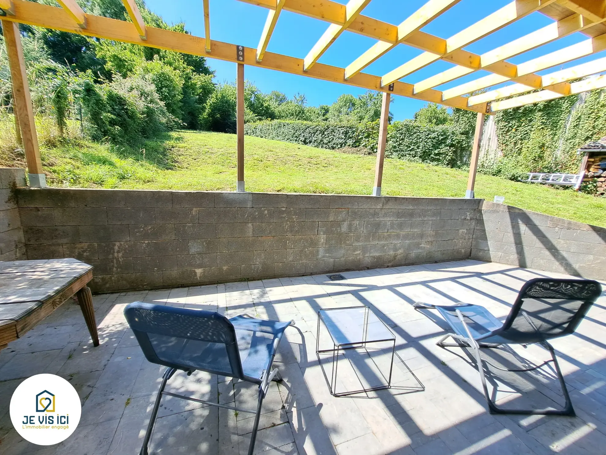 Maison individuelle à Boubers-sur-Canche avec vue dégagée et jardin ensoleillé 
