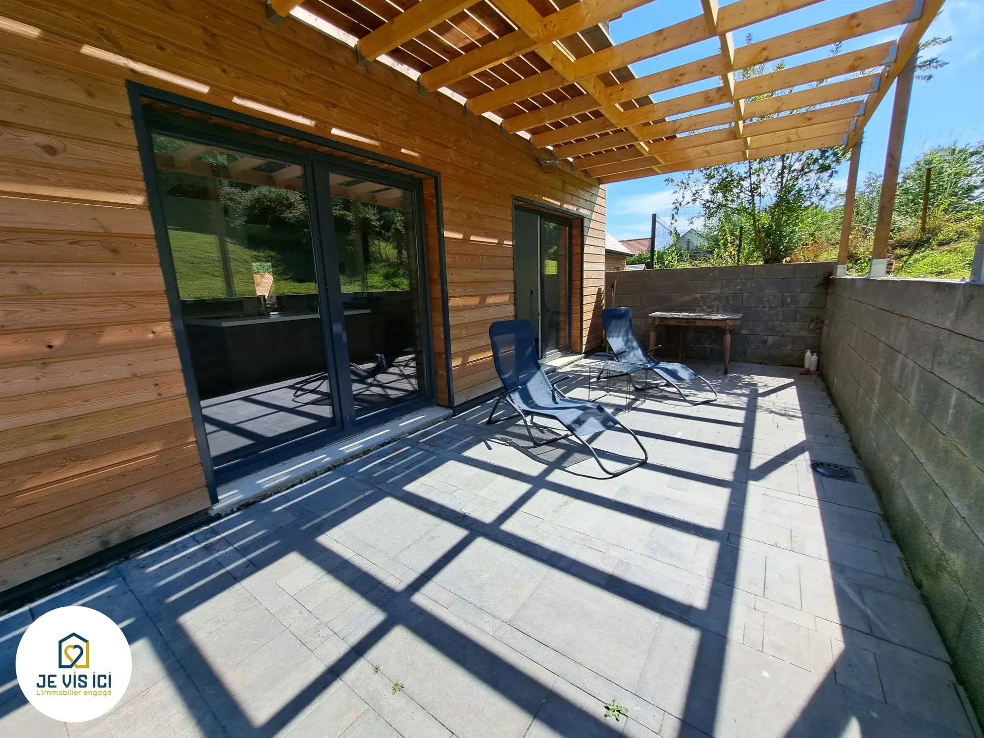Maison individuelle à Boubers-sur-Canche avec vue dégagée et jardin ensoleillé 