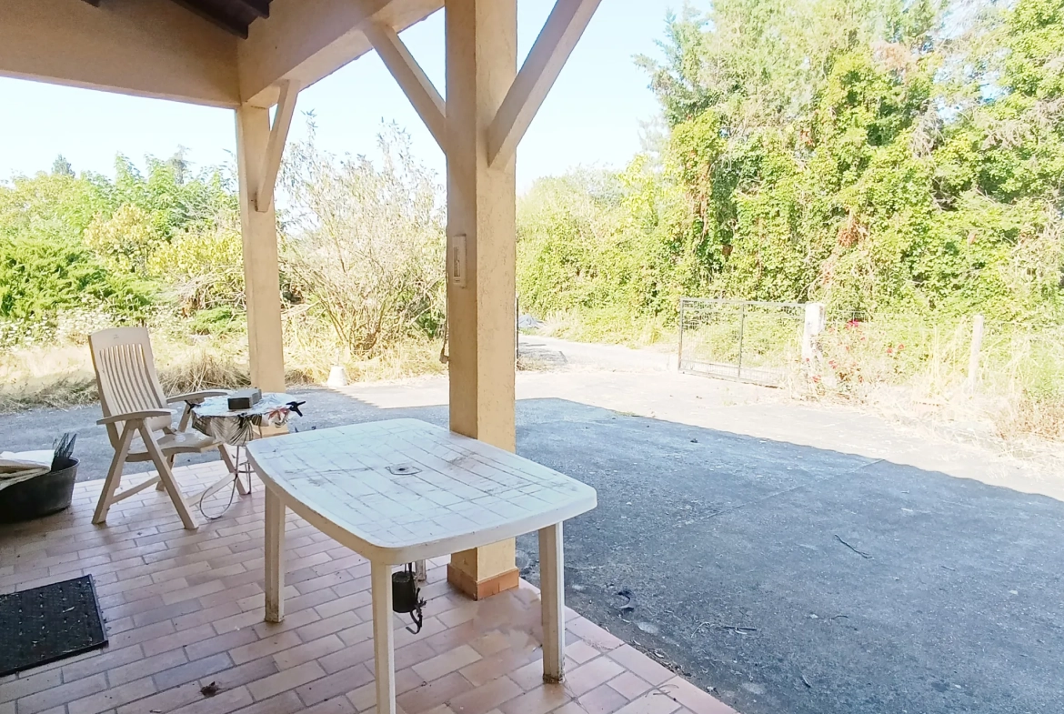 Maison de 102 m² avec terrain, hangar et combles aménageables à Sainte-Colombe-en-Bruilhois 