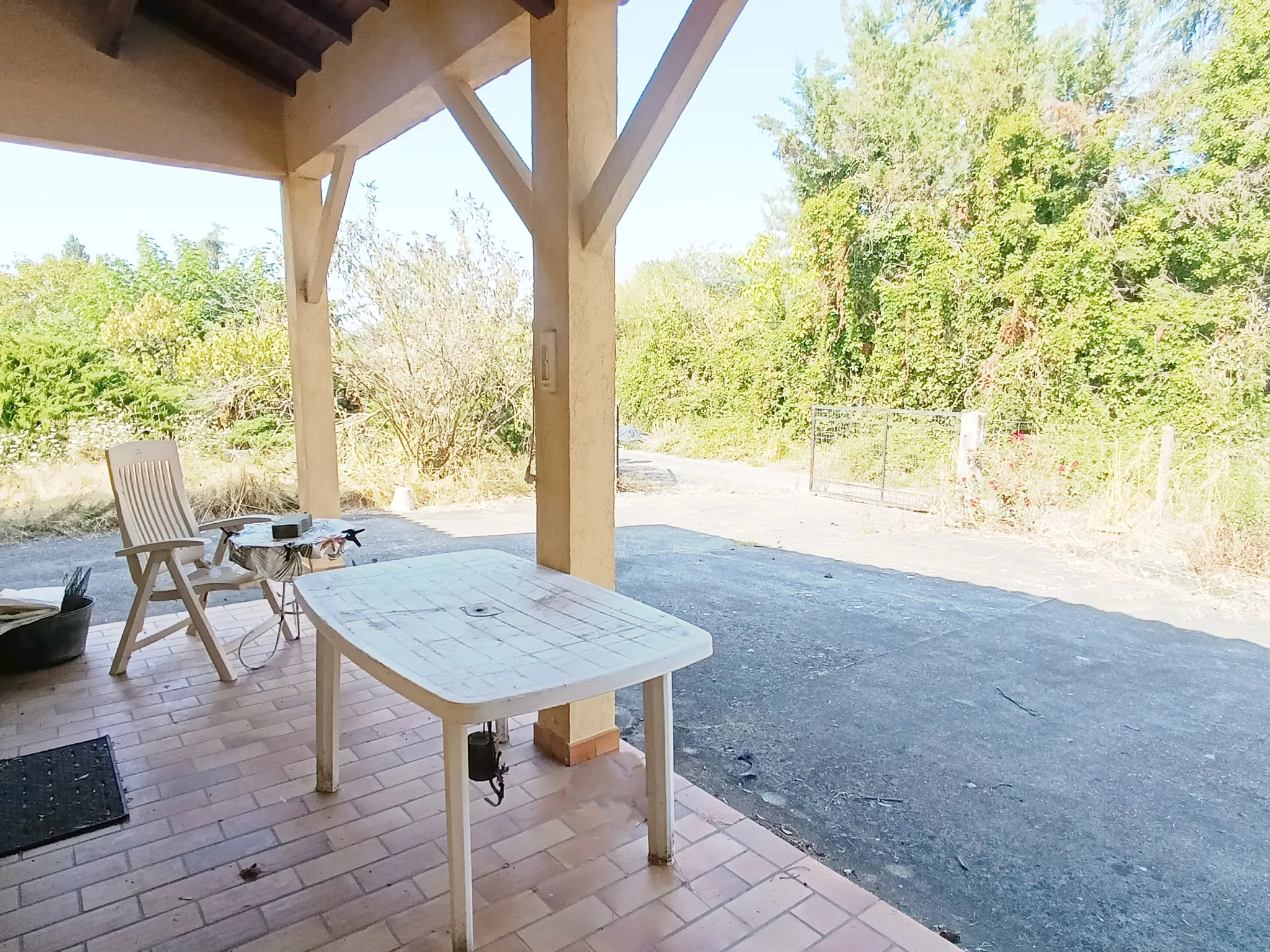 Maison de 102 m² avec terrain, hangar et combles aménageables à Sainte-Colombe-en-Bruilhois 