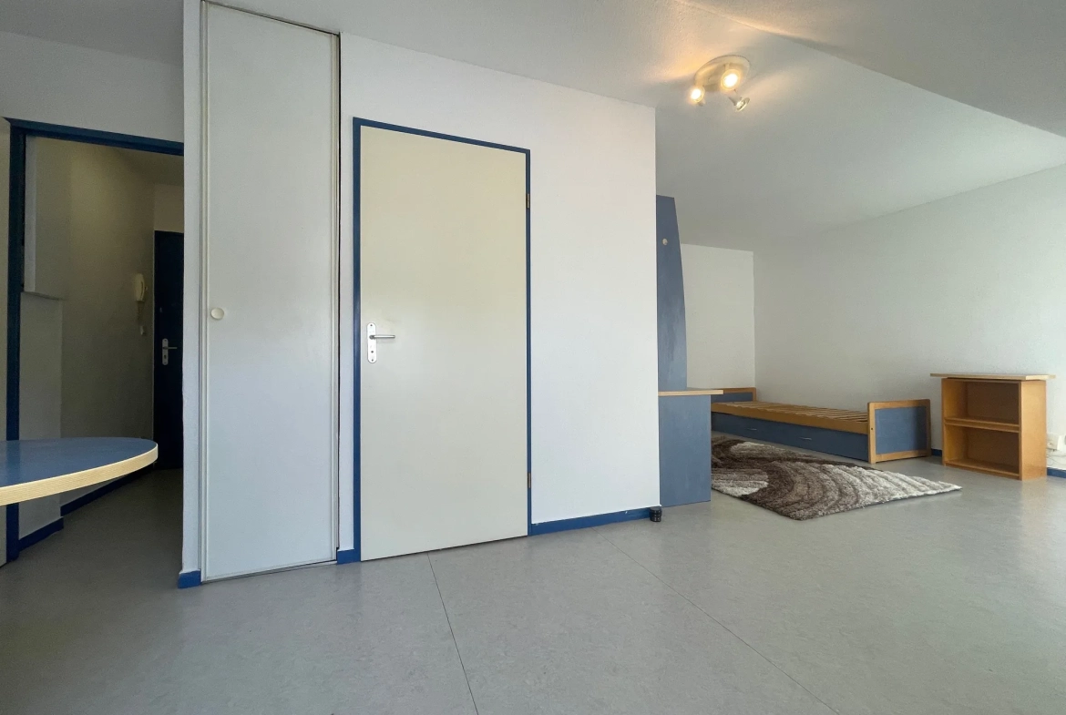 Studio de 26 m² à Amiens avec parking, idéal investissement 