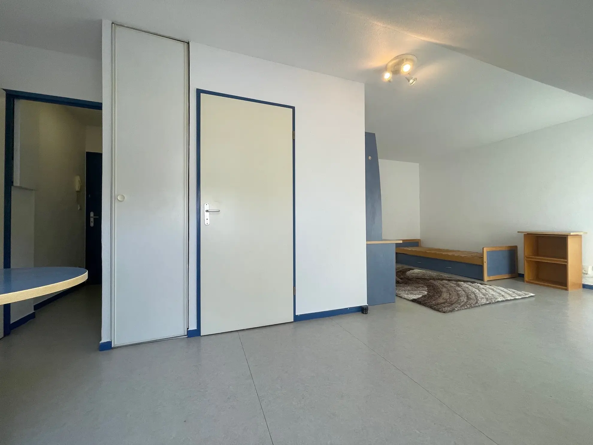 Studio de 26 m² à Amiens avec parking, idéal investissement 