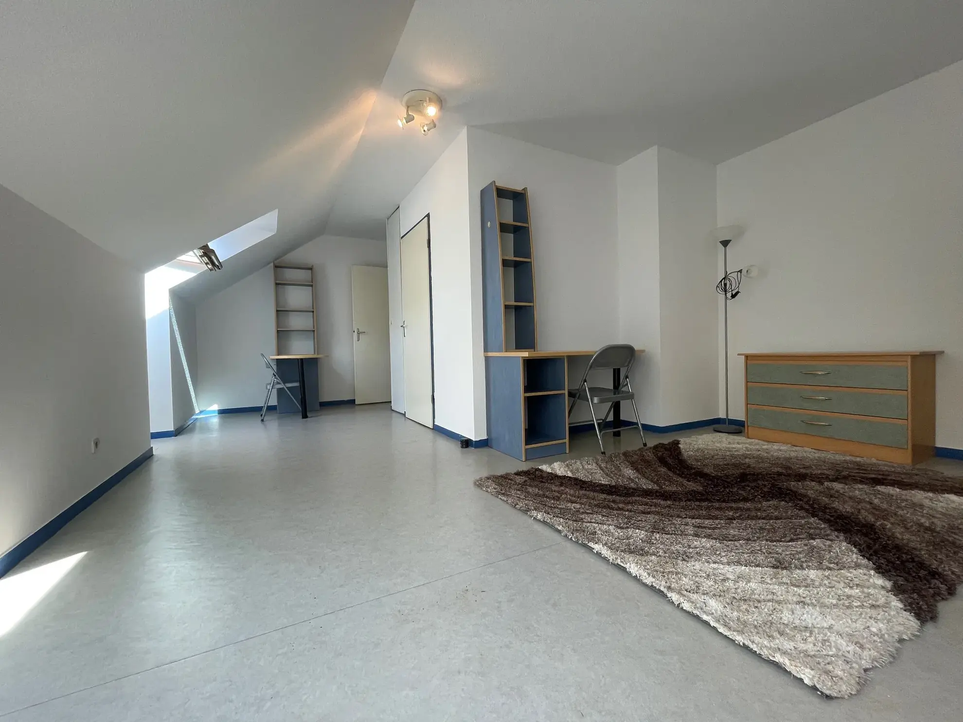 Studio de 26 m² à Amiens avec parking, idéal investissement 